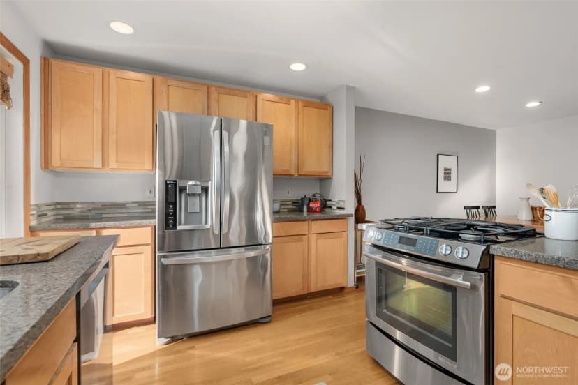 Property photo for 13709 Greenwood Avenue N, Seattle photo 11