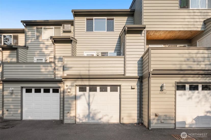 Property photo for 13709 Greenwood Avenue N, Seattle photo 25