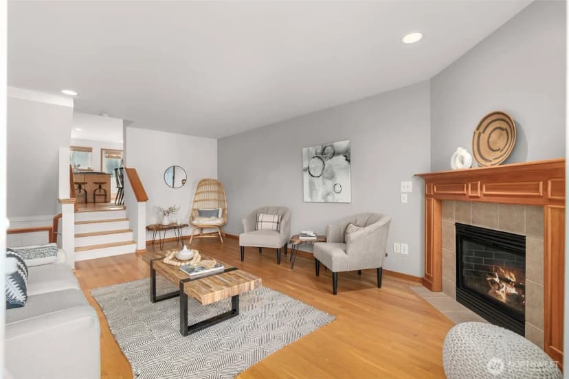 Property photo for 13709 Greenwood Avenue N, Seattle photo 6