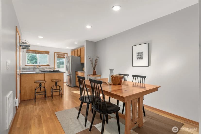 Property photo for 13709 Greenwood Avenue N, Seattle photo 9