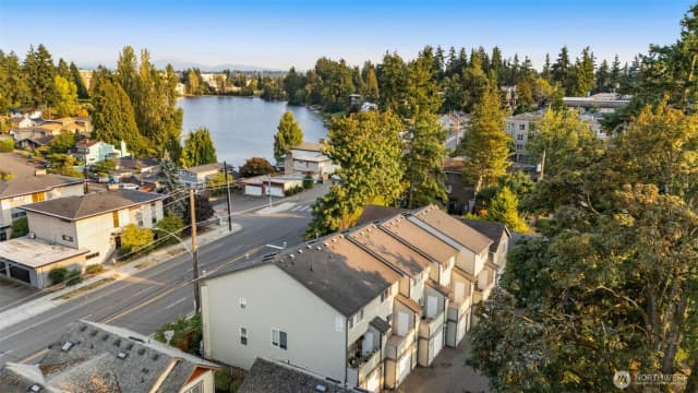 Property photo for 13709 Greenwood Avenue N, Seattle photo 4