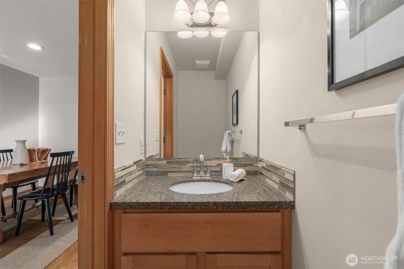 Property photo for 13709 Greenwood Avenue N, Seattle photo 8