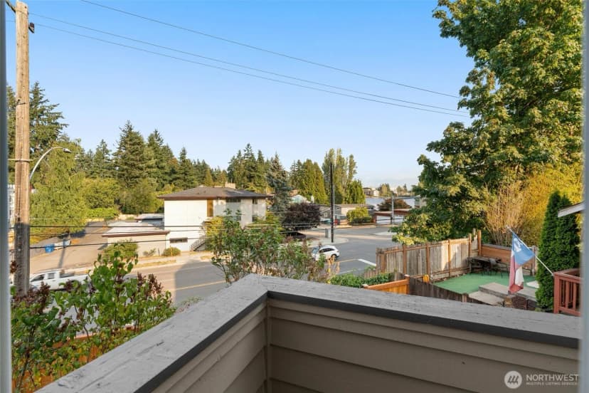 Property photo for 13709 Greenwood Avenue N, Seattle photo 5