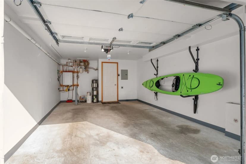 Property photo for 13709 Greenwood Avenue N, Seattle photo 23