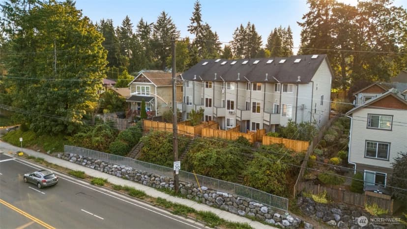 Property photo for 13709 Greenwood Avenue N, Seattle photo 27