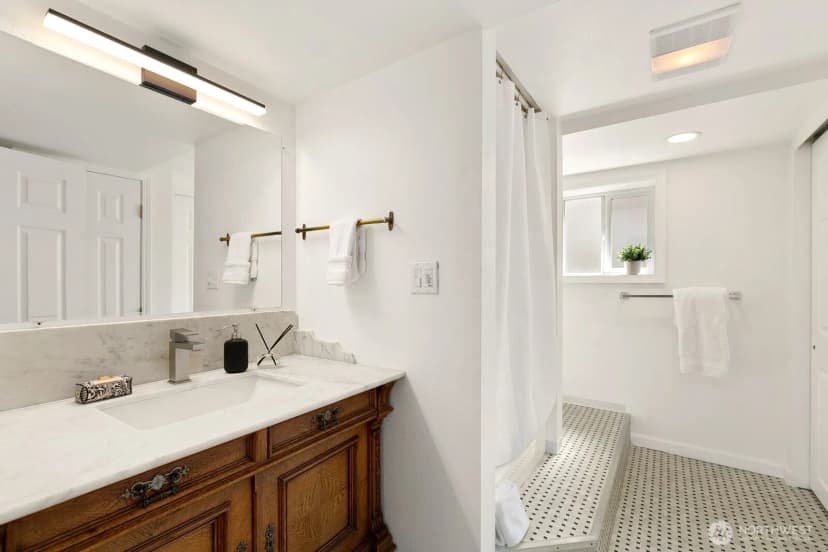 Property photo for 514 30th Avenue E, Seattle photo 20