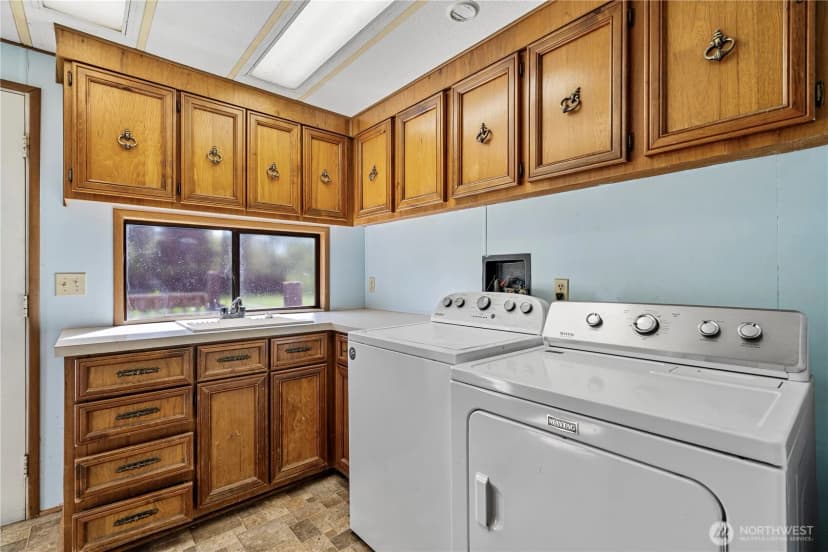 Property photo for 237 Toledo Salmon Creek Road, Toledo photo 8