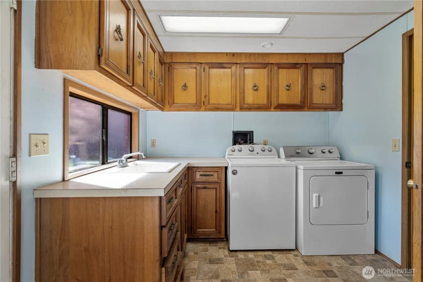 Property photo for 237 Toledo Salmon Creek Road, Toledo photo 7