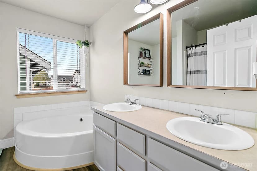 Property photo for 18550 96th Avenue E, Puyallup photo 24
