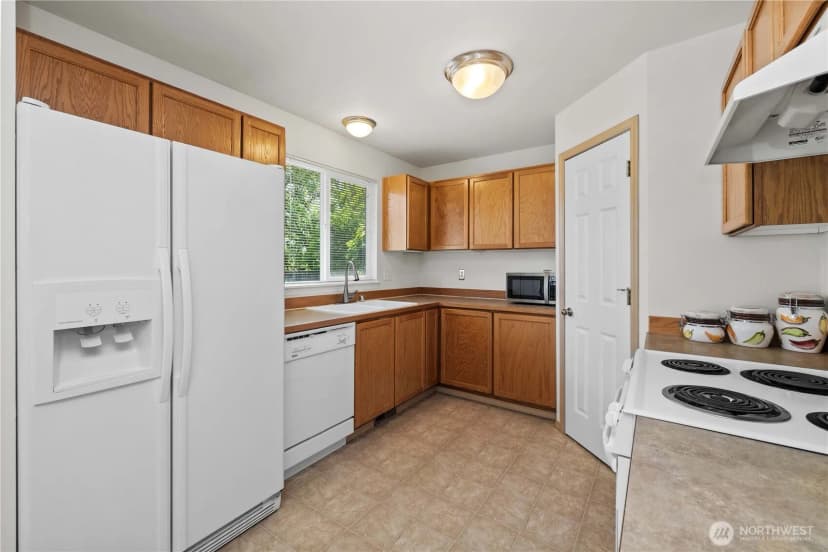 Property photo for 926 99th Street Sw, Everett photo 11