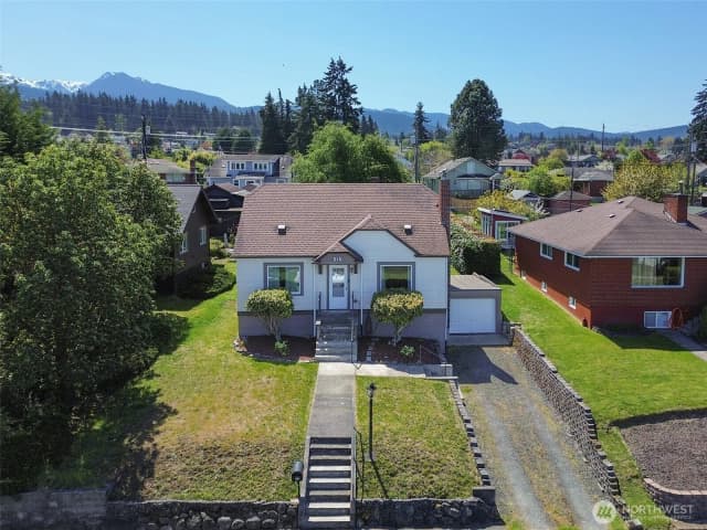 Property photo for 616 E 10th Street, Port Angeles
