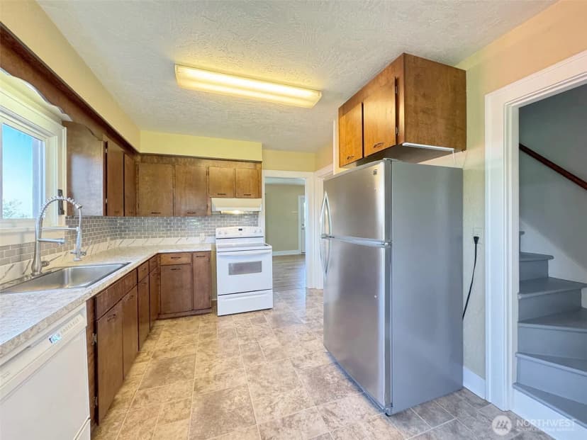 Property photo for 616 E 10th Street, Port Angeles photo 19