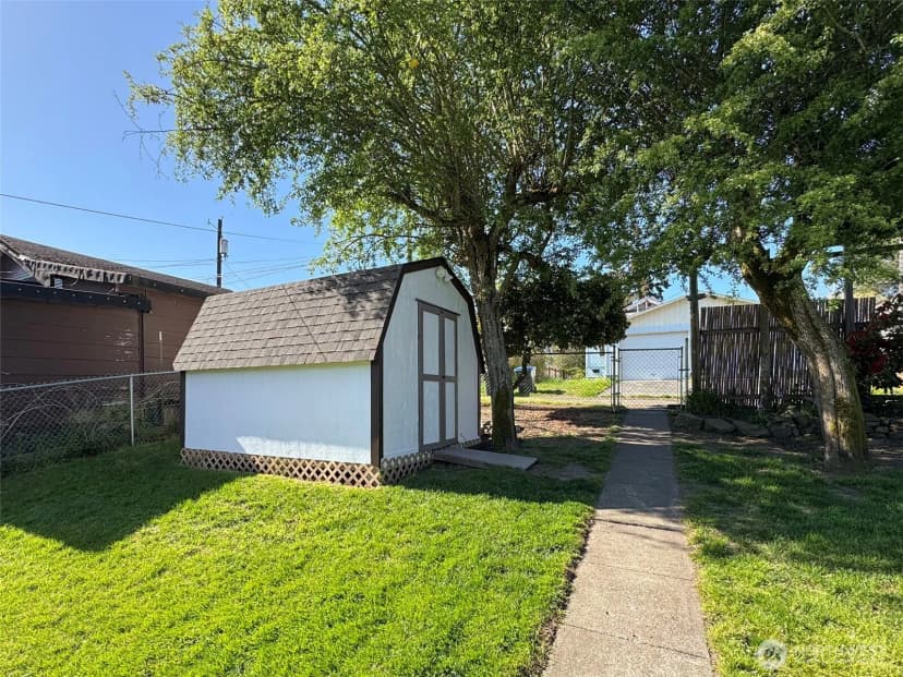 Property photo for 616 E 10th Street, Port Angeles photo 36