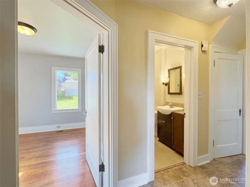 Property photo for 616 E 10th Street, Port Angeles photo 16