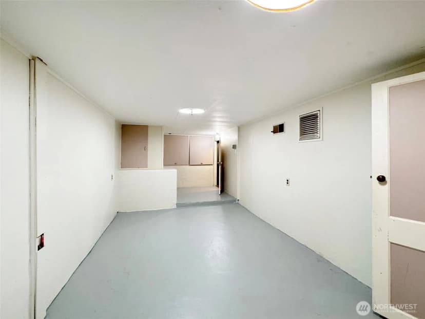 Property photo for 616 E 10th Street, Port Angeles photo 31