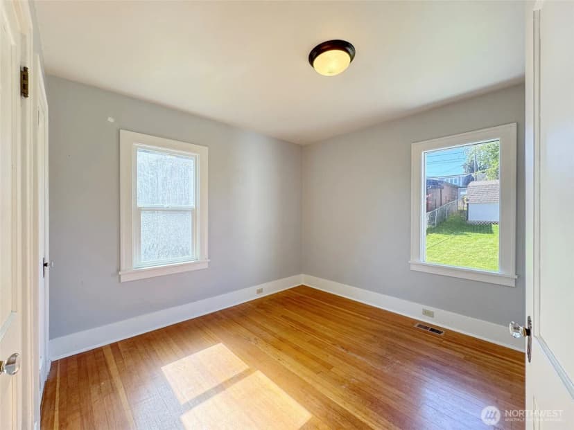 Property photo for 616 E 10th Street, Port Angeles photo 14