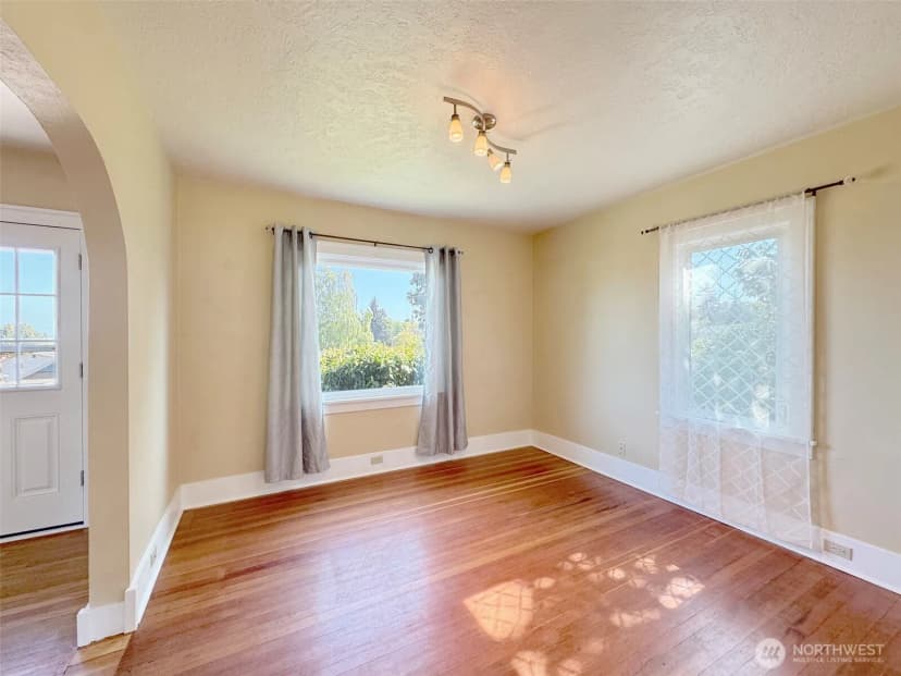 Property photo for 616 E 10th Street, Port Angeles photo 9