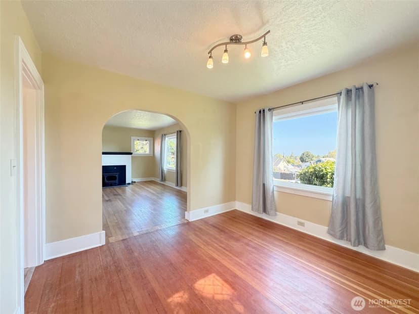 Property photo for 616 E 10th Street, Port Angeles photo 8