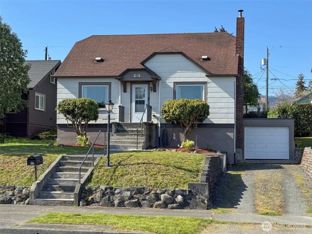 Property photo for 616 E 10th Street, Port Angeles photo 2