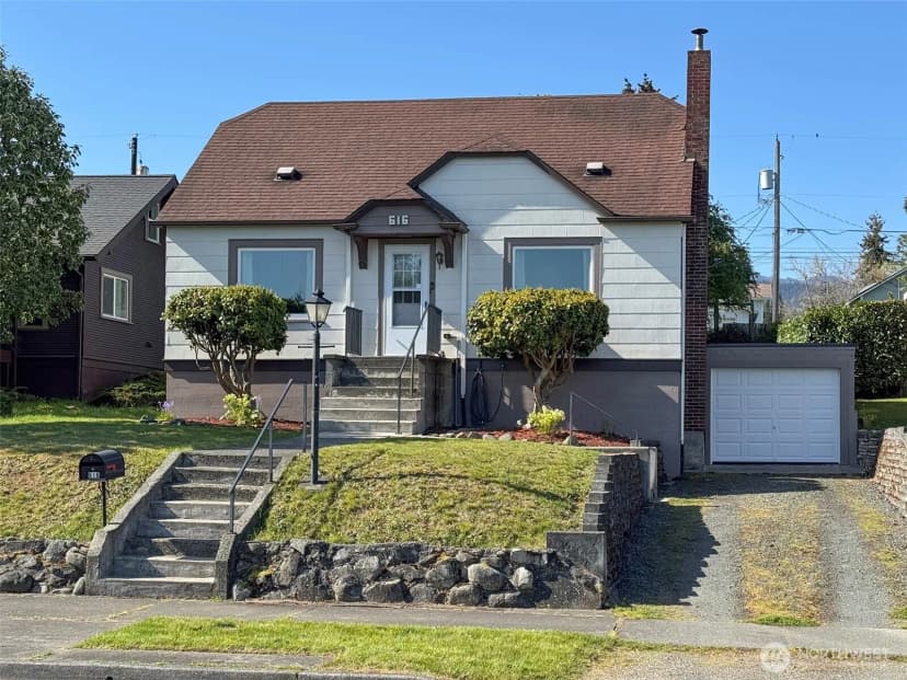 Property photo for 616 E 10th Street, Port Angeles photo 2