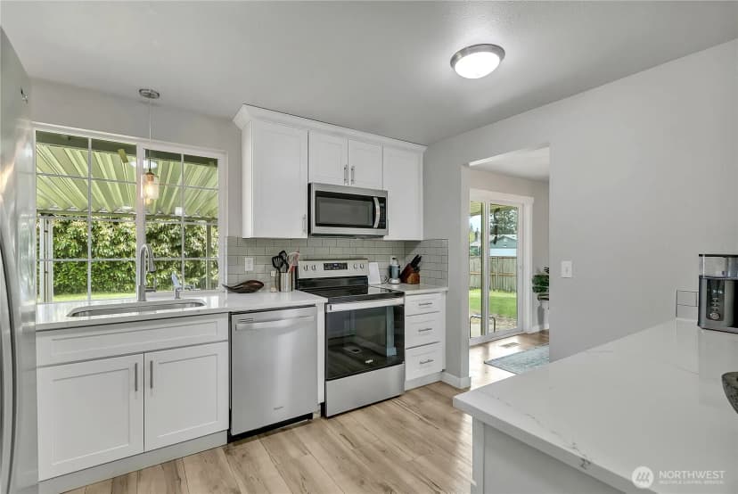 Property photo for 1300 Rhododendron Court Ne, Olympia photo 12