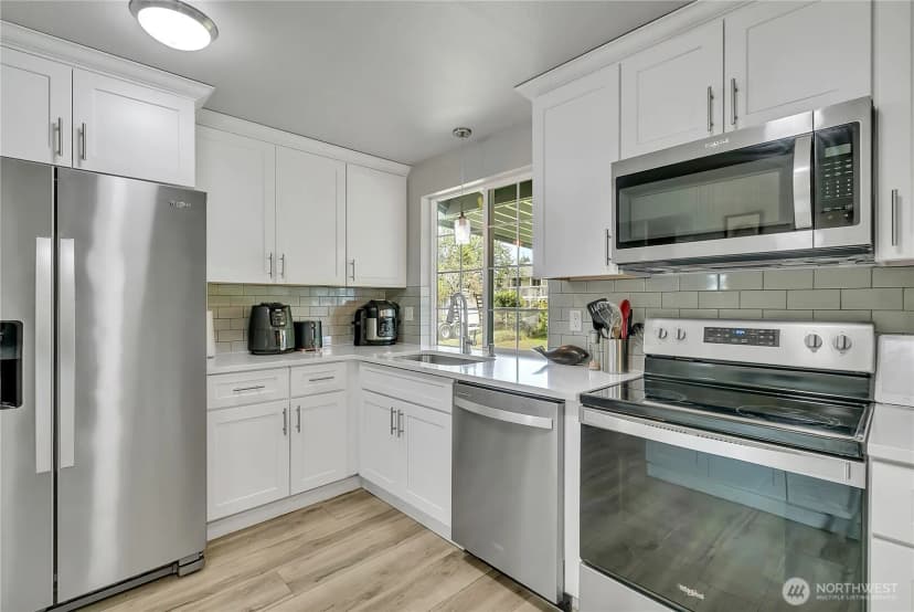 Property photo for 1300 Rhododendron Court Ne, Olympia photo 10
