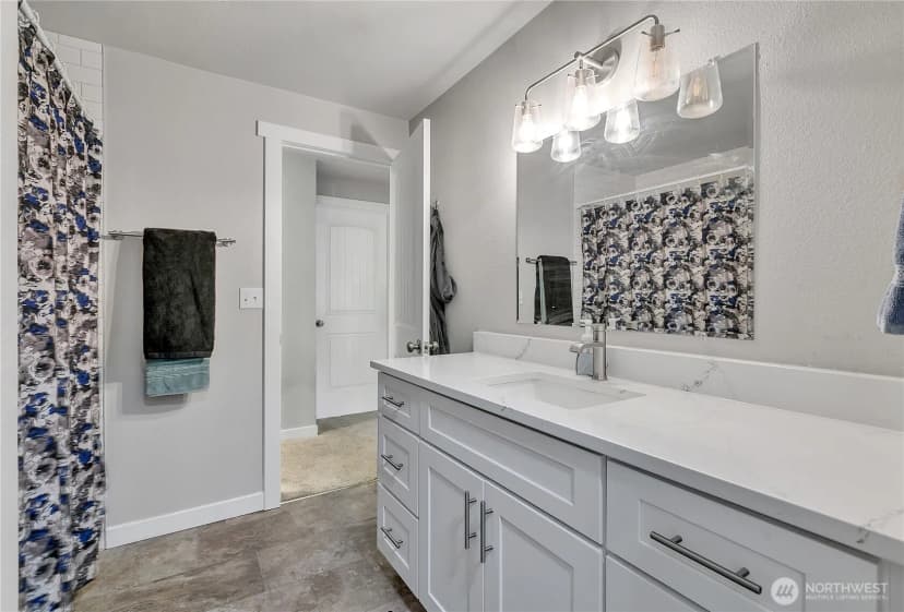 Property photo for 1300 Rhododendron Court Ne, Olympia photo 16