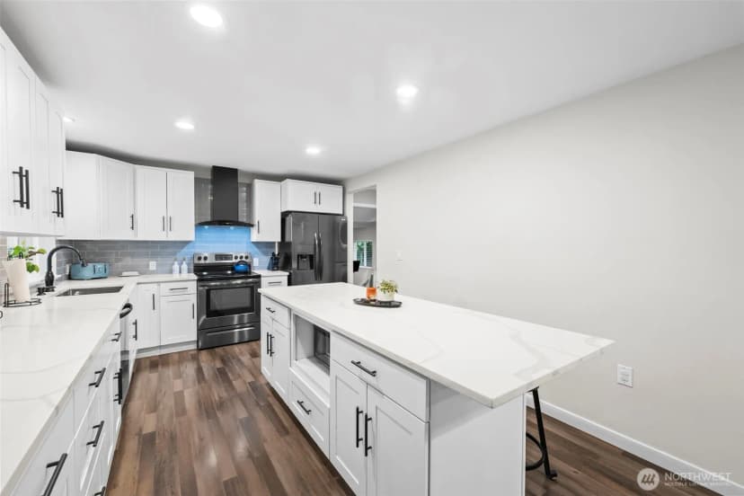 Property photo for 13437 4th Avenue Sw, Burien photo 19