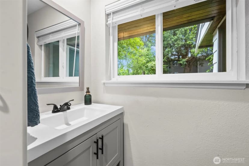 Property photo for 13437 4th Avenue Sw, Burien photo 26