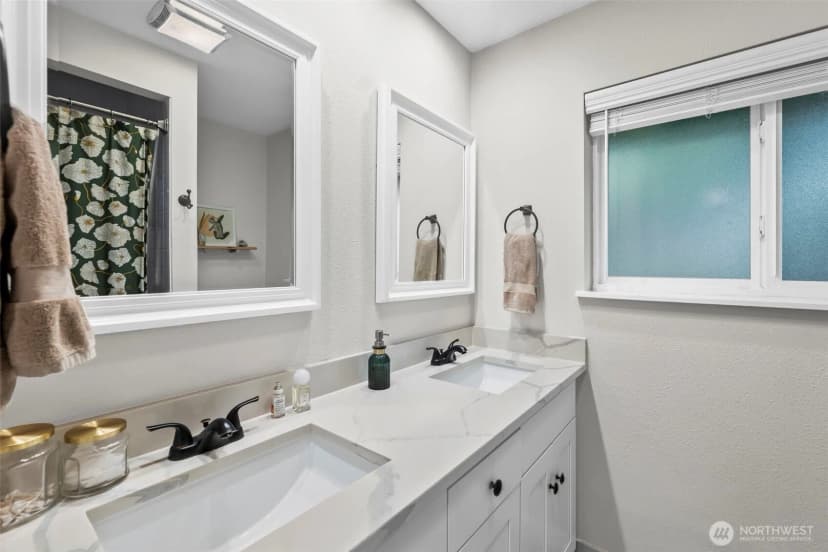 Property photo for 13437 4th Avenue Sw, Burien photo 13