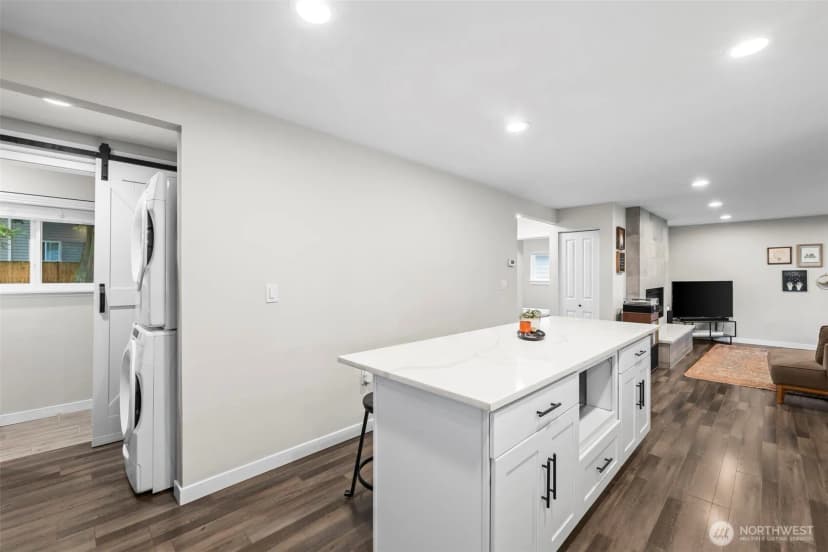 Property photo for 13437 4th Avenue Sw, Burien photo 25