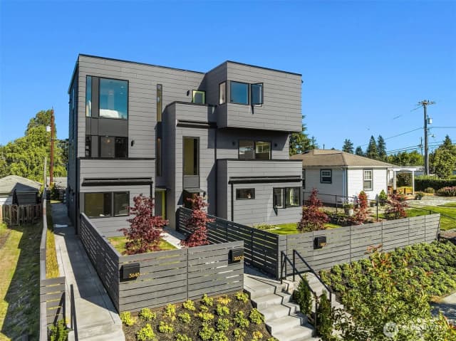 Property photo for 3650 51st Avenue Sw #b, Seattle