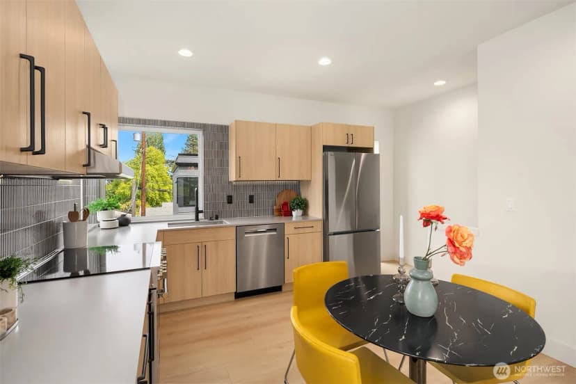 Property photo for 3650 51st Avenue Sw #b, Seattle photo 7
