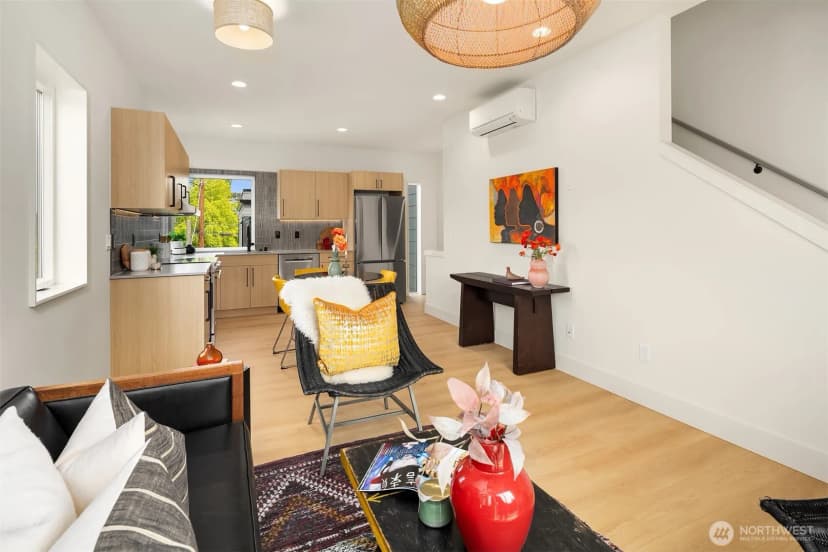 Property photo for 3650 51st Avenue Sw #b, Seattle photo 9