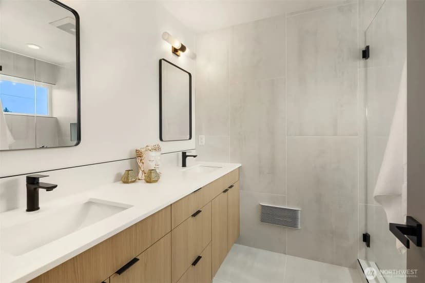 Property photo for 3650 51st Avenue Sw #b, Seattle photo 16