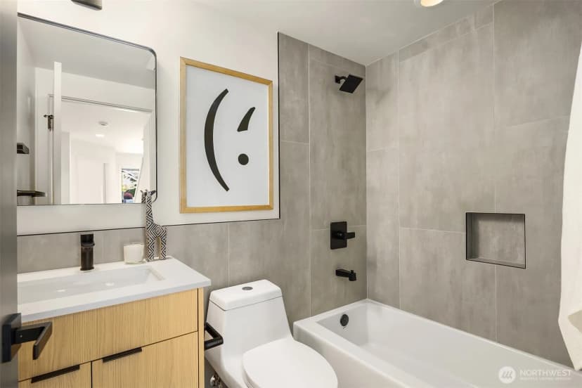 Property photo for 3650 51st Avenue Sw #b, Seattle photo 18