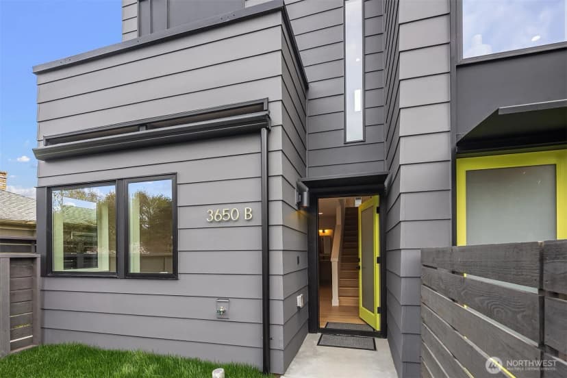 Property photo for 3650 51st Avenue Sw #b, Seattle photo 2