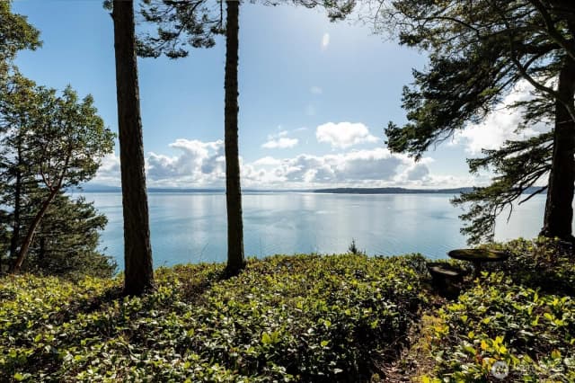 Property photo for 1912 Hunskor Road, Oak Harbor