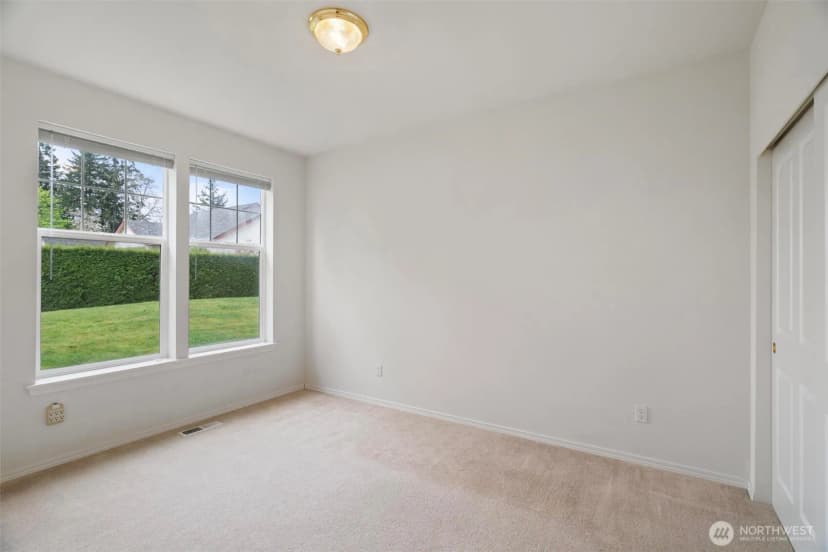 Property photo for 823 Landing Way, Centralia photo 21
