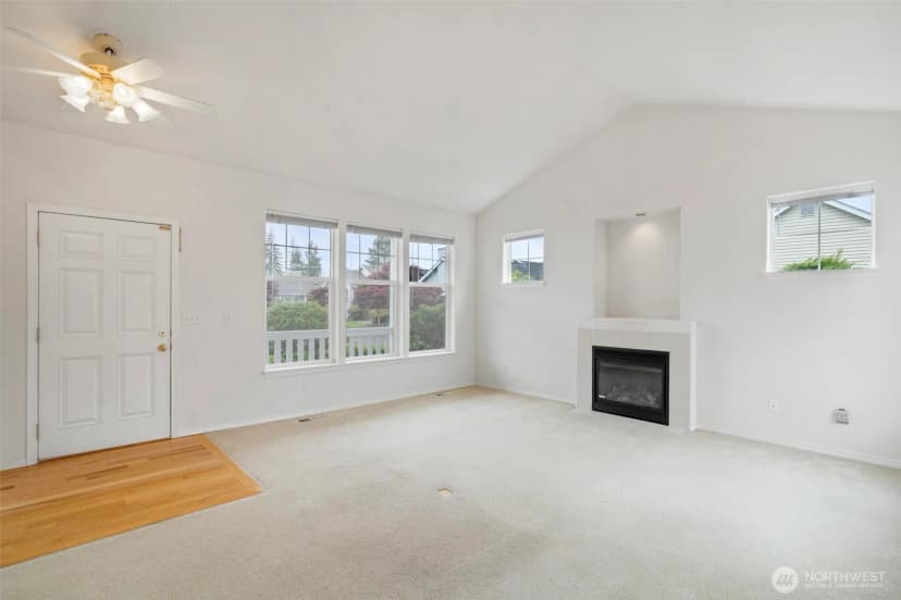 Property photo for 823 Landing Way, Centralia photo 4