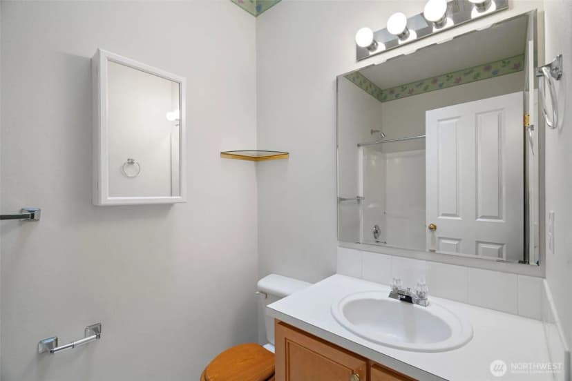 Property photo for 823 Landing Way, Centralia photo 22