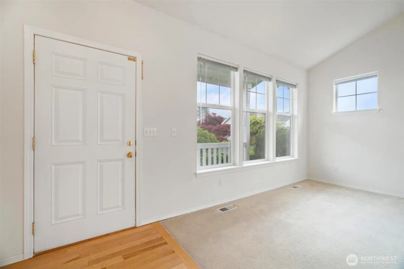 Property photo for 823 Landing Way, Centralia photo 3