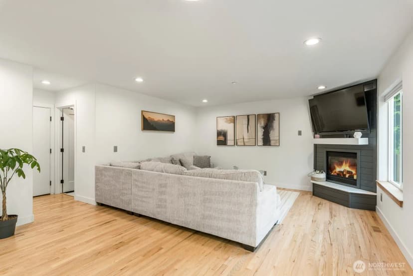 Property photo for 3561 Skylark Loop, Bellingham photo 15