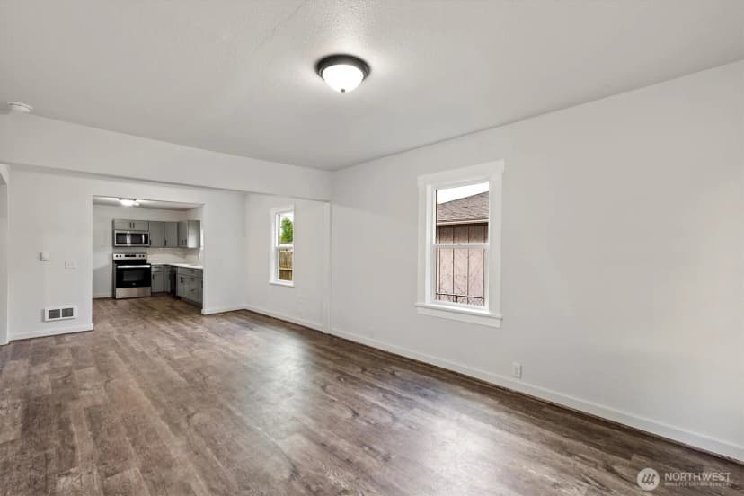 Property photo for 320 Beech Street, Longview photo 4