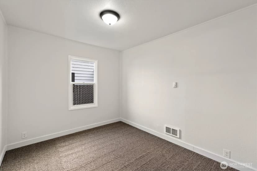 Property photo for 320 Beech Street, Longview photo 18