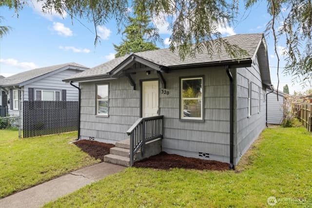 Property photo for 320 Beech Street, Longview