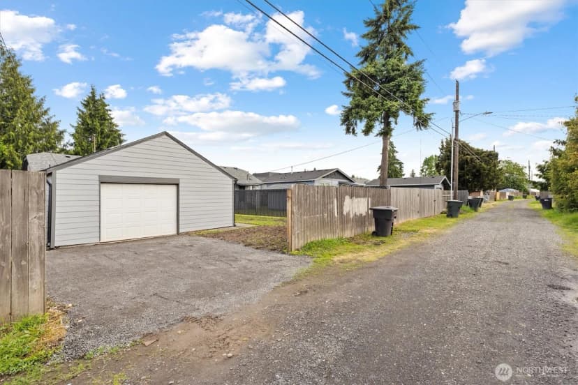 Property photo for 320 Beech Street, Longview photo 30