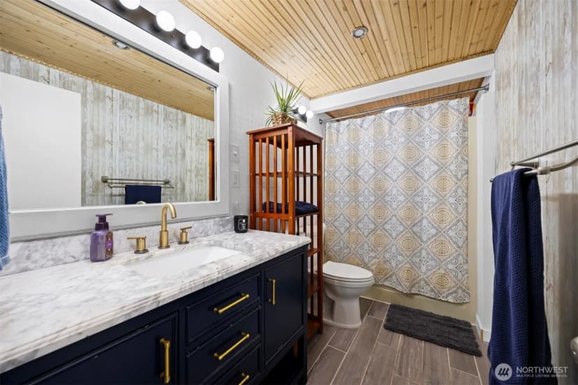 Property photo for 4130 Lakeway Drive, Bellingham photo 12