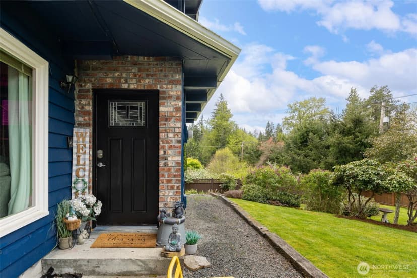 Property photo for 4130 Lakeway Drive, Bellingham photo 2