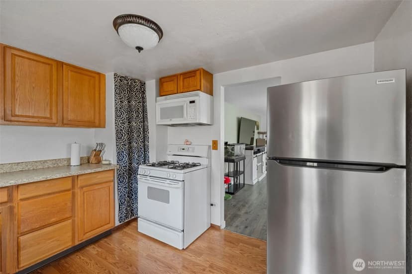 Property photo for 1301 Humphrey Avenue W, Bremerton photo 9